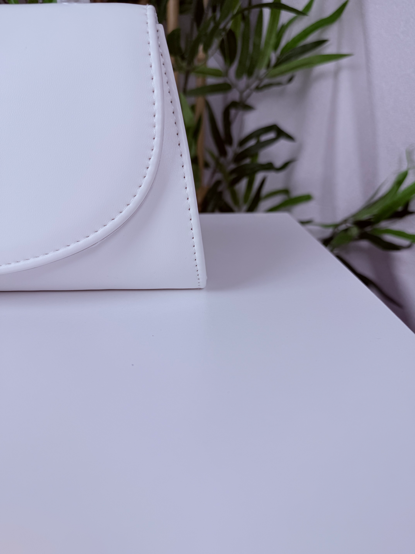 Pochette blanche à perles