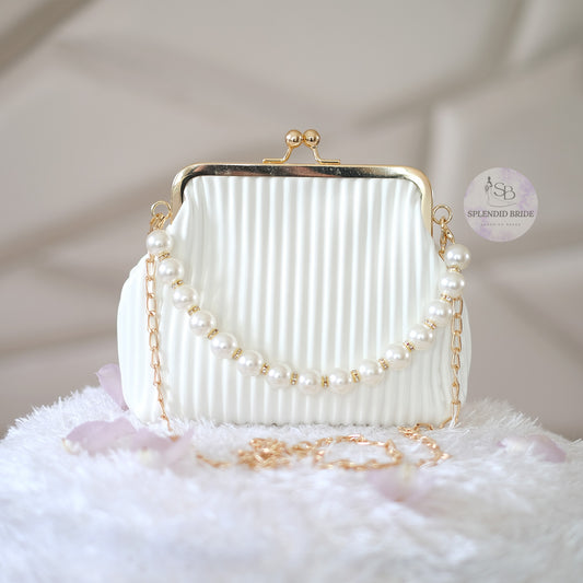 Pochette blanche à perles