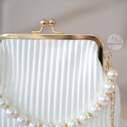 Pochette blanche à perles