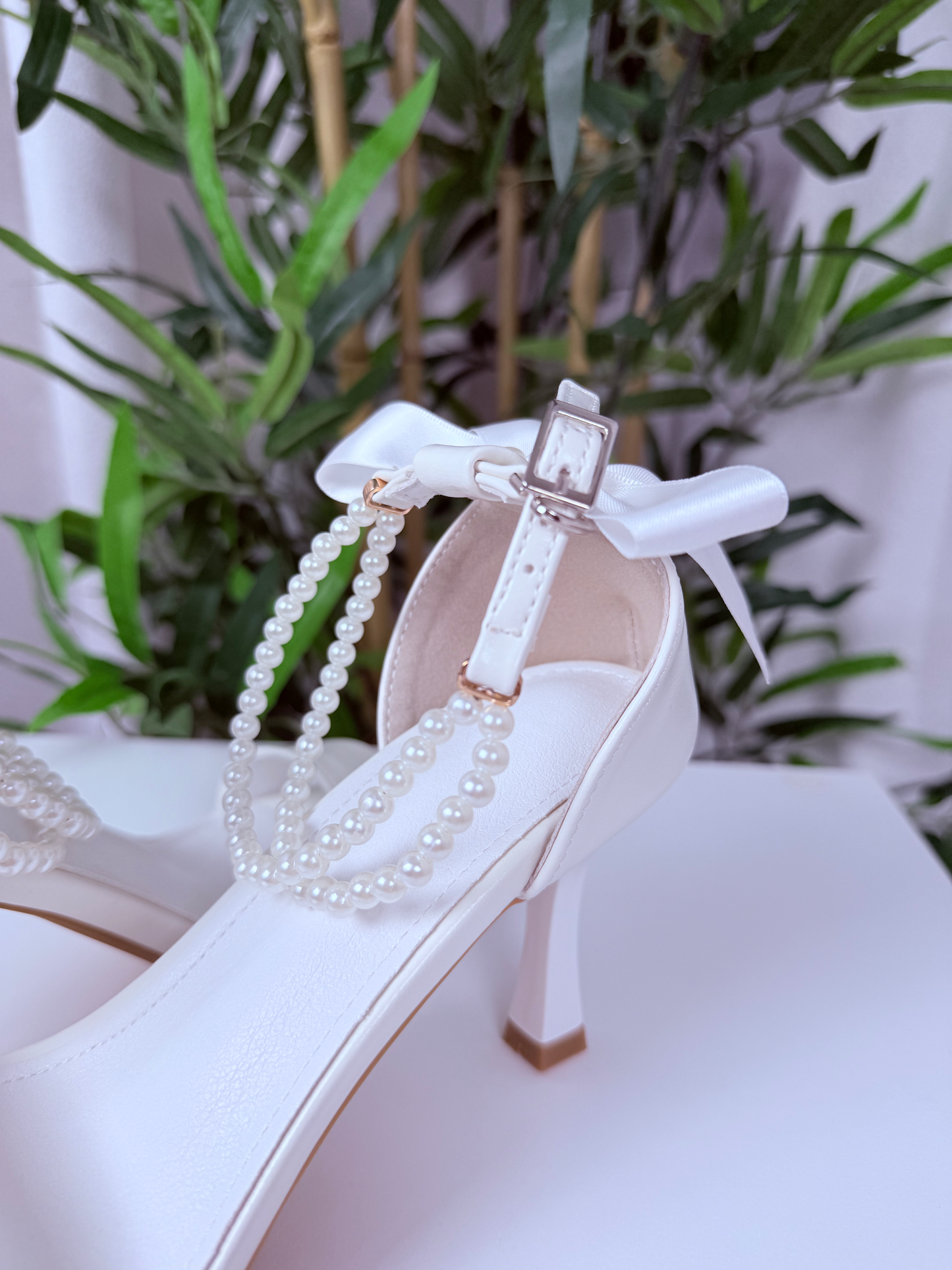 Sandale blanche avec perles