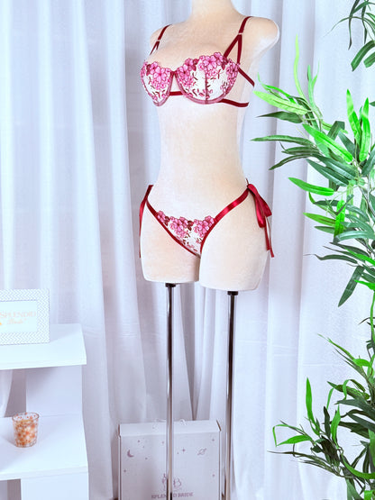 Pyjama + deux pièces rouge à fleur