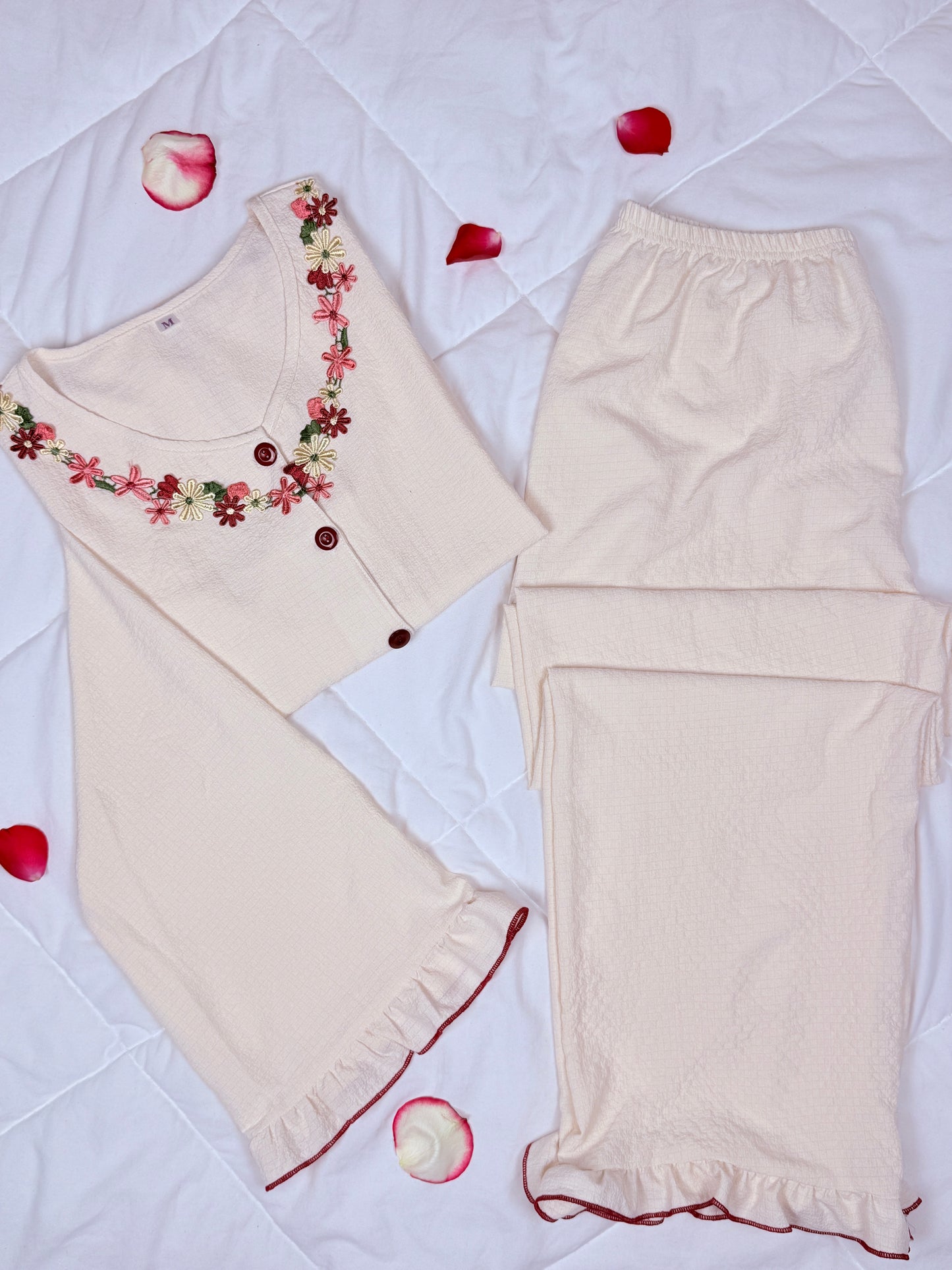 Pyjama à fleur rouge